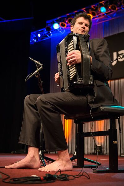 Trat sowohl im Showcase-Festival als auch beim Galakonzert auf: Vincent Peirani © Jens Schlenker
