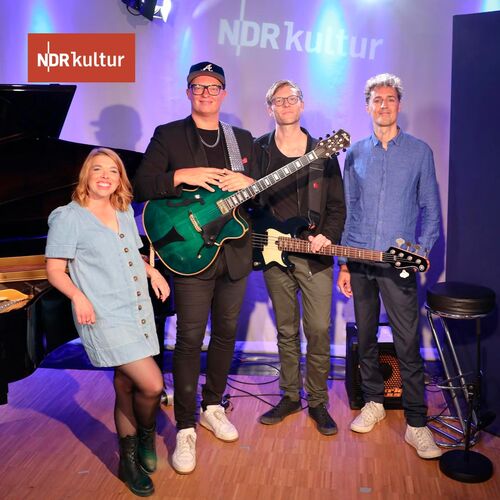 Torsten Goods Band, Anna Novák