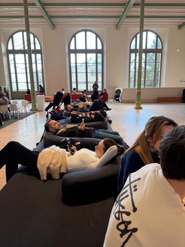 Relaxing time in Grand Palais