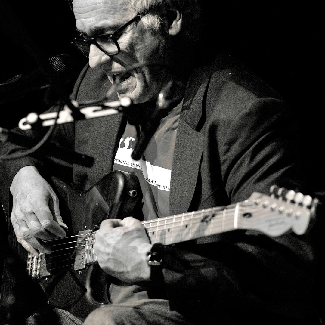 Marc Ribot am 7.11.2025 beim Internationalen Gitarrenfestival Saitensprünge